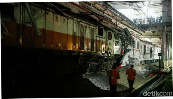 13 KA Jarak Jauh Dibatalkan Imbas Kecelakaan Kereta di Bekasi Timur, Refund Tiket 100 Persen