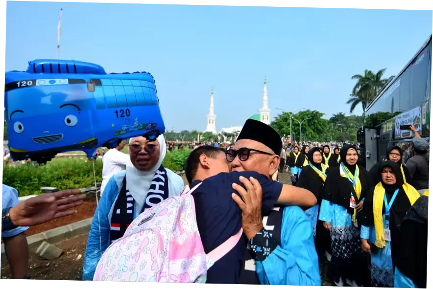 445 Jemaah Haji Kloter ke-3 dari Kabupaten Bogor Diberangkatkan