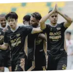 Dua Gol Diprotes, Alex Dikartu Merah: Ini 3 Kontroversi Besar Dewa United vs Persib