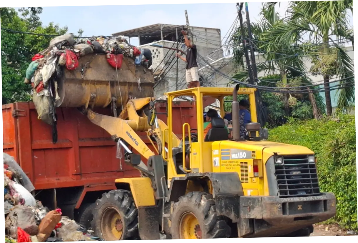Grebek Sampah TPS Dipo Kembar, 5 Truk Besar Dikerahkan