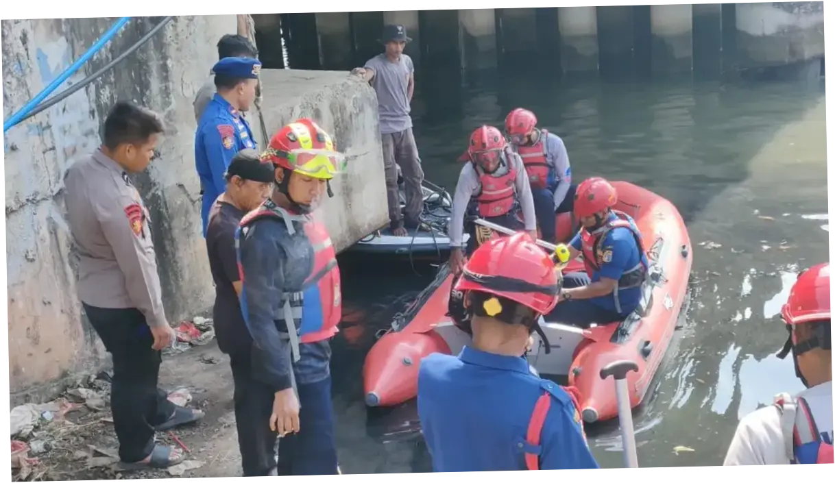 Kejadian Hilang Kendali di BKT, Pengendara Tercebur dan Ditemukan Meninggal