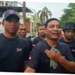 Lawan Derasnya Arus untuk Menangkap Ikan Sapu-sapu
