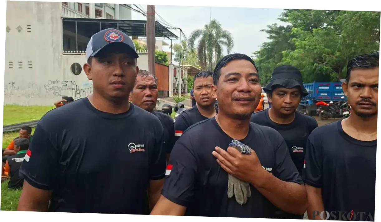 Lawan Derasnya Arus untuk Menangkap Ikan Sapu-sapu