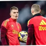 Maarten Paes: Kiper Muda Ajax yang Menjanjikan