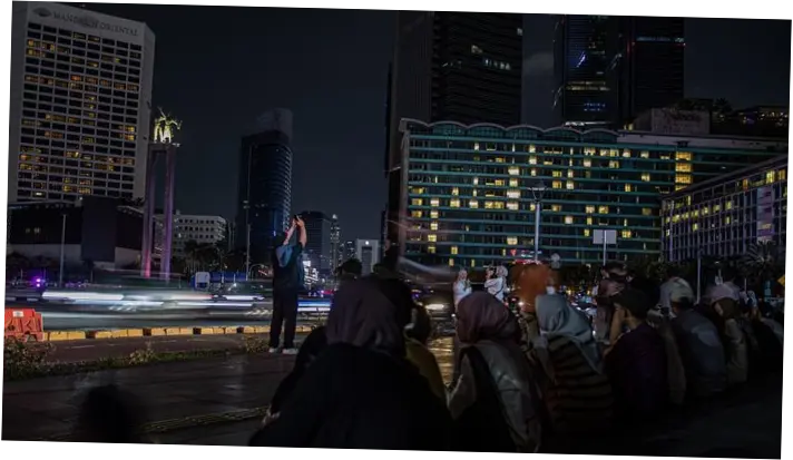 Pemadaman Lampu di Jakarta: Upaya Menghemat Energi dalam Rangka Hari Bumi