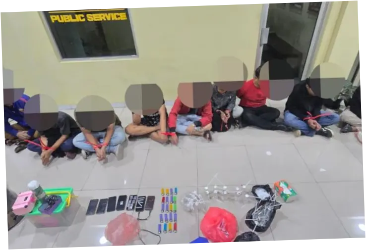 Penggerebekan Peredaran Sabu di Pinggir Rel Tanah Abang, 9 Orang Ditangkap