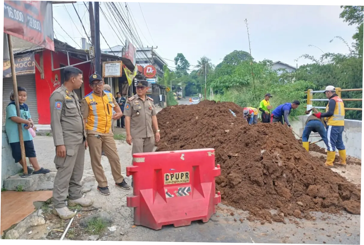 Percepatan Perbaikan Ruas Jalan Cikampak-Gunung Bunder Pasca Longsor