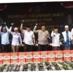 Polres Serang Musnahkan 17.618 Botol Miras Ilegal dalam Rangka Hari Bhayangkara ke-80