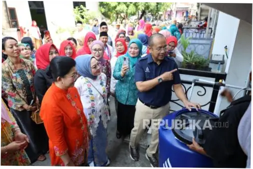 Sambut Hari Kartini, PAM Jaya Bagikan 100 Toren Gratis untuk Ibu-Ibu di Jakut