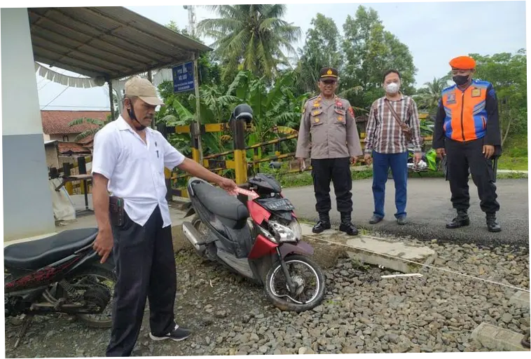 Terobos Palang Pintu, Guru TK Tewas Tertabrak Kereta di Cempaka Putih