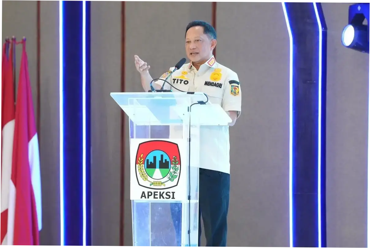 Tito Karnavian Minta Daerah Beri Insentif Pajak Kendaraan Listrik