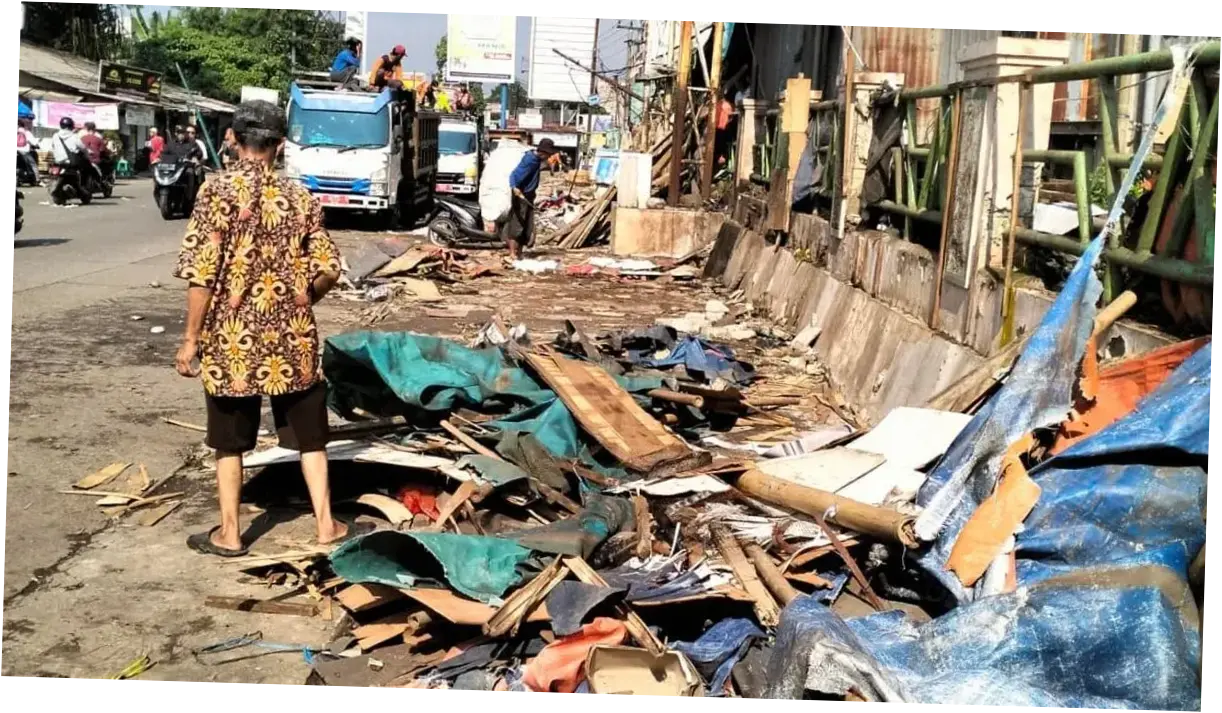 Urai Kemacetan, Pemkab Bogor Lakukan Penataan Bangunan Liar di Jalur Puncak
